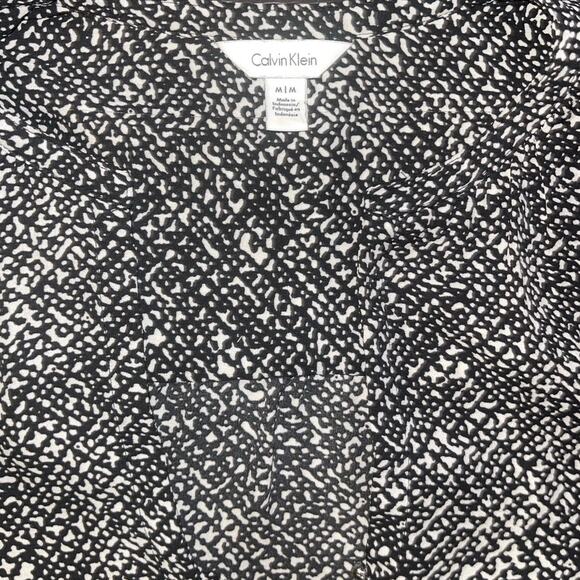 Calvin Klein  Blouse black and white print 1/4 button up  medium career office - Picture 3 of 4